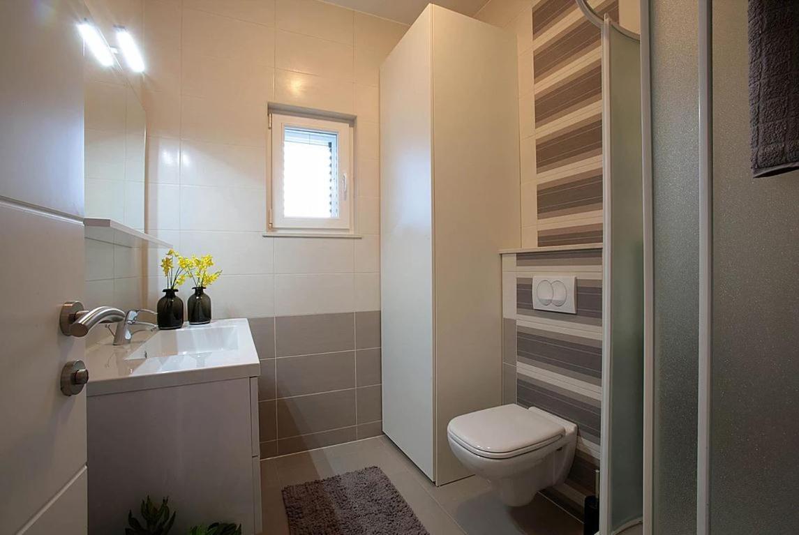 Sea Salt Apartment โนวาลยา ภายนอก รูปภาพ